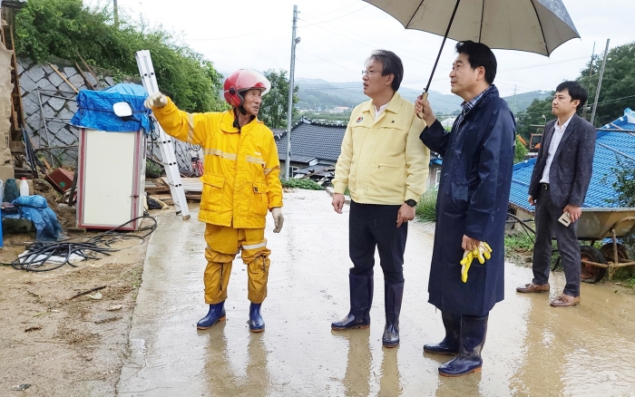 유진섭 시장, 장마철 집중호우 대비 현장점검 모습