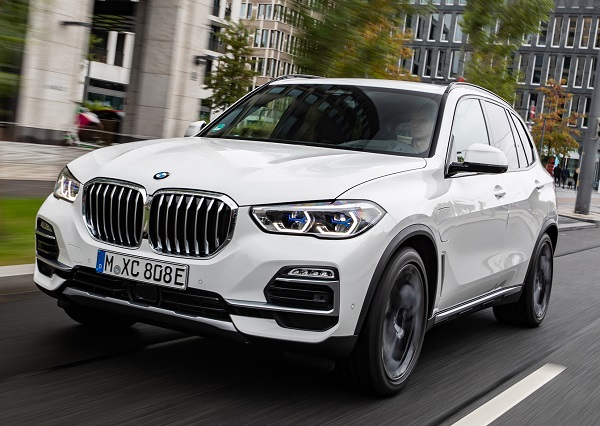 뉴 X5 xDrive45e는 프리미엄 대형 SAV의 고급감 및 활용성과 플러그인 하이브리드(PHEV) 특유의 우수한 연료효율 및 친환경성을 동시에 제공하는 모델이다. 사진=BMW 제공