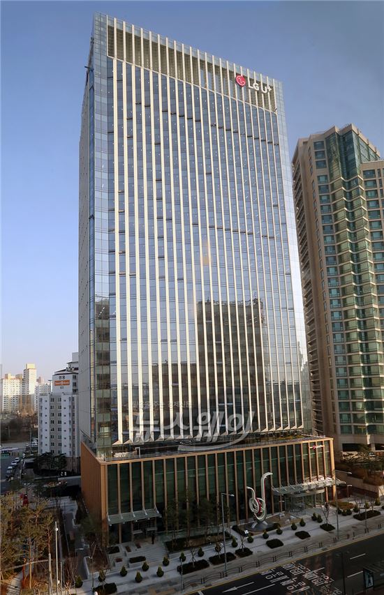 LG유플러스 용산 사옥. 사진=이수길 기자.