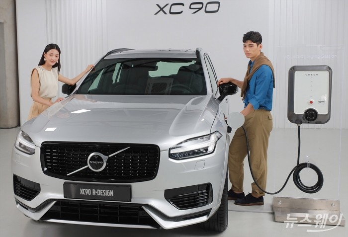 볼보자동차코리아 ‘XC90 및 XC60 T8 R 디자인 에디션’ 공개. 사진=이수길 기자 leo2004@newsway.co.kr