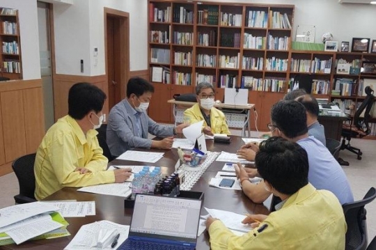 이재정 경기도교육감(중앙)