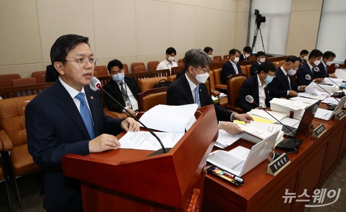 기획재정위원회 전체회의 노석환 관세청장. 사진=이수길 기자 leo2004@newsway.co.kr