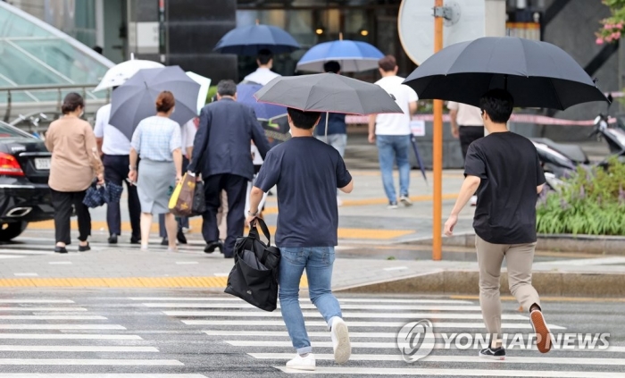 내일 날씨, 수도권 최고 60㎜ 비···남부지방 폭염. (사진=연합뉴스 제공)