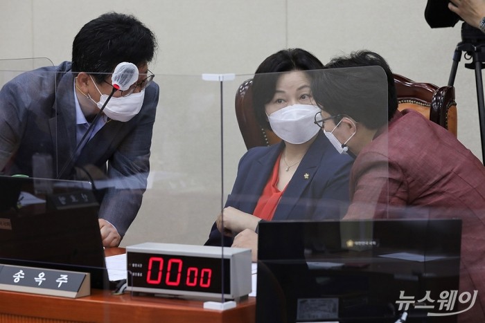국회 환경노동위원회 전체회의. 사진=이수길 기자 leo2004@newsway.co.kr