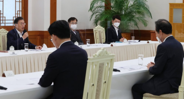 문재인 대통령과 더불어민주당 지도부 간담회. 사진=연합뉴스