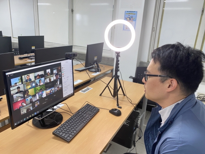 전주기전대학 대학일자리센터가 재창업패키지사업 2기 교육을 진행하고 있다.