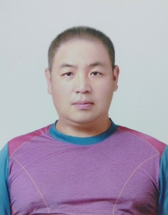 불길 피해 아파트 창틀에 매달린 학생 사다리차로 구한 진창훈씨. 사진=LG 제공