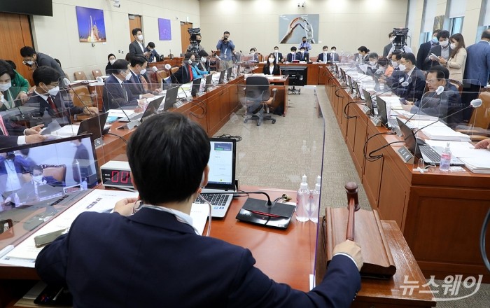 국정감사-과학기술정보방송통신위원회 방송통신위원회. 사진=이수길 기자 leo2004@newsway.co.kr 8일 오전 서울 여의도 국회에서 열린 과학기술정보방송통신위원회의 방통위에 대한 국정감사가 열렸다.