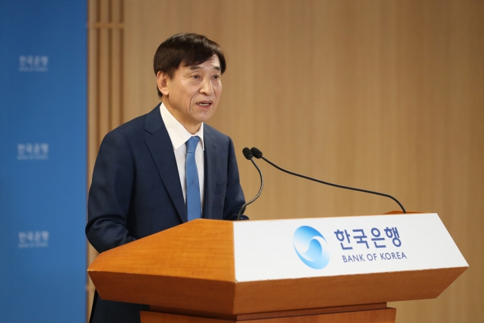 이주열 한국은행 총재가 14일 오전 서울 세종대로 한은 본관에서 열린 금융통화위원회 통화정책방향 결정회의 이후 기자간담회에서 질의에 응답하고 있다. 사진=한국은행 제공
