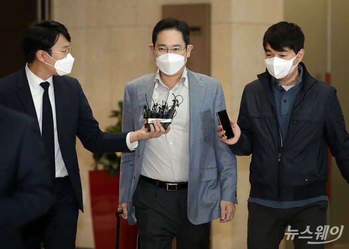 이재용 삼성전자 부회장 베트남 응우옌 쑤언 푹 총리 단독 면담 위해 출국. 사진=이수길 기자 leo2004@newsway.co.kr