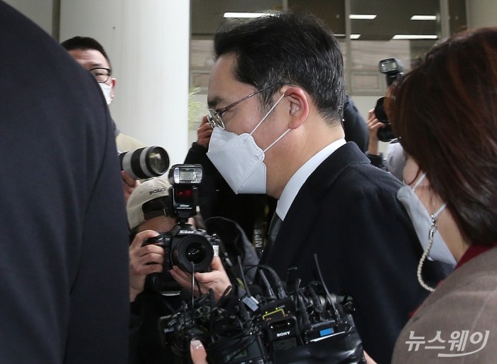 이재용 삼성전자 부회장 국정농단 파기환송심 선고 공판 출석. 사진=이수길 기자 leo2004@newsway.co.kr
