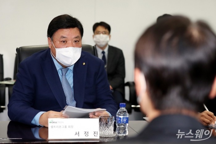 ‘신종 코로나바이러스 감염증(코로나19) 항체치료제 생산 현장 점검’-셀트리온 제2공장. 사진=사진공동취재단