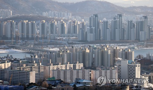 서울 남산에서 바라본 시내 아파트의 모습. 사진=연합뉴스 제공