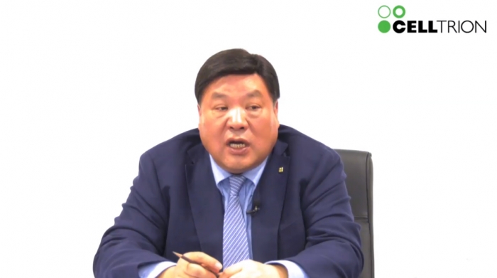 지난 2월 온라인 기자간담회에서 서정진 셀트리온 명예회장이 렉키로나주, 백신개발 등에 대해 발표하는 모습. 사진=유튜브 화면 캡처