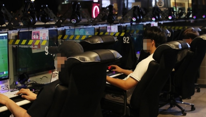 PC방에서 게임을 즐기는 이용자들 모습. 사진=연합뉴스