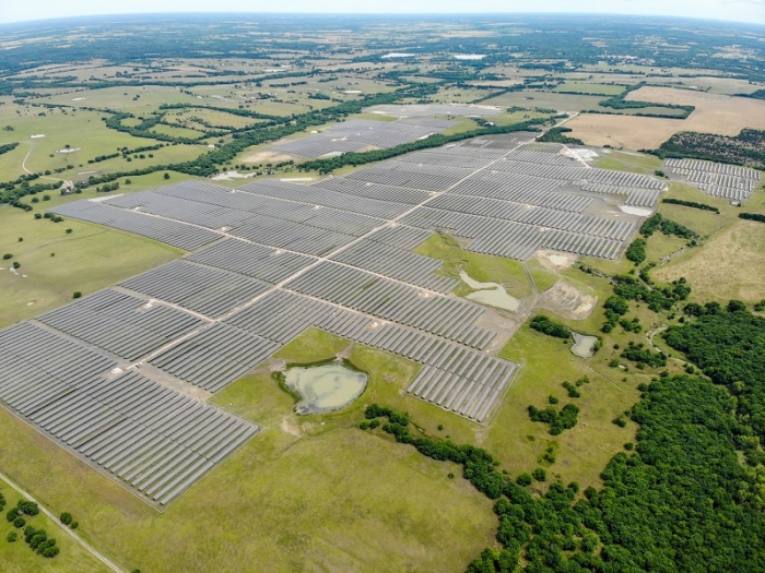 한화큐셀이 2021년 건설한 미국 텍사스주 168MW 태양광 발전소. 사진=한화큐셀 제공