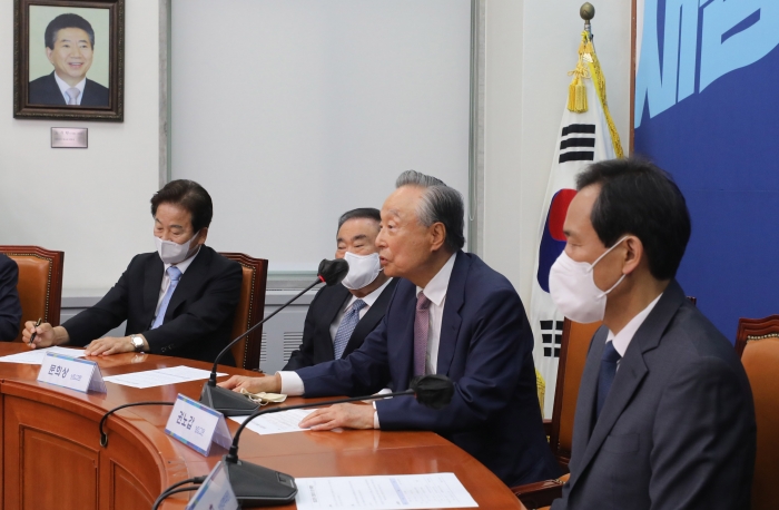 16일 국회에서 열린 더불어민주당 상임고문단 간담회에서 권노갑 상임고문이 발언하고 있다. 사진=국회사진취재단