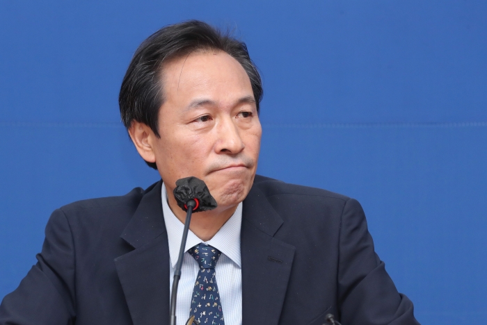더불어민주당 우상호 비상대책위원장이 지난 15일 오전 국회에서 기자간담회를 하고 있다. 사진=국회사진취재단