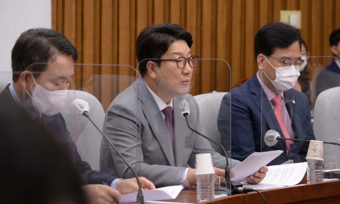 권성동 국민의힘 원내대표가 17일 국회에서 열린 원내대책회의에서 발언하고 있다. 사진/ 국회사진취재단