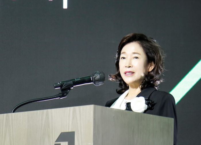 대신증권은 20일 오전 서울 명동 본사 사옥인 'Daishin 343'에서 이어룡 회장, 양홍석 부회장, 오익근 사장 등 그룹 임직원들이 참석한 가운데 창립 60주년 기념식을 진행했다. 이어룡 대신파이낸셜그룹 회장이 기념사를 하고 있다. 사진=대신증권 제공