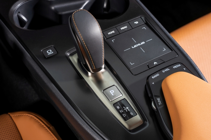 렉서스 UX 300e '힘'에 반하고···NX350h '속도감'에 취하다 기사의 사진