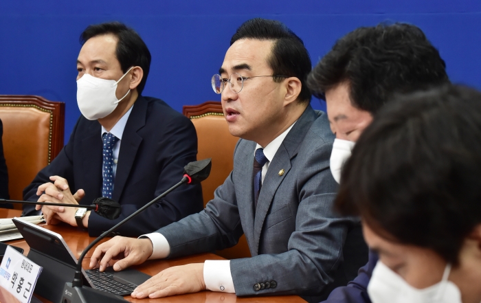 더불어민주당 박홍근 원내대표가 27일 오전 서울 여의도 국회 당 대표 회의실에서 열린 비상대책위원회 회의에서 발언하고 있다. 사진=국회사진취재단