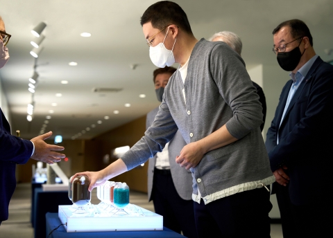 구광모 "경쟁에서 이길 수 있는 R&amp;D 투자해야"···미래 먹거리 '친환경' 낙점(종합)