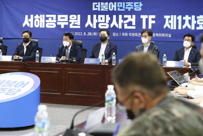 지난 28일 오후 국회의원회관 더불어민주당 정책위 회의실에서 열린 '서해공무원 사망사건 TF 제1차회의'에서 김병주 단장이 발언하고 있다. 사진=국회사진취재단