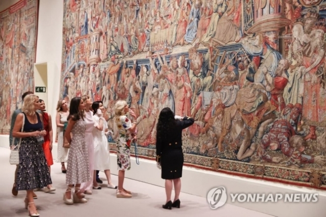 김건희 여사, 나토 정상회의 참석 정상 배우자 프로그램 참석. 사진=스페인 왕실, 연합뉴스 제공.