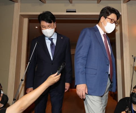 '윤핵관' 갈등 재점화···장제원 "권성동, 말 무척 거칠어"