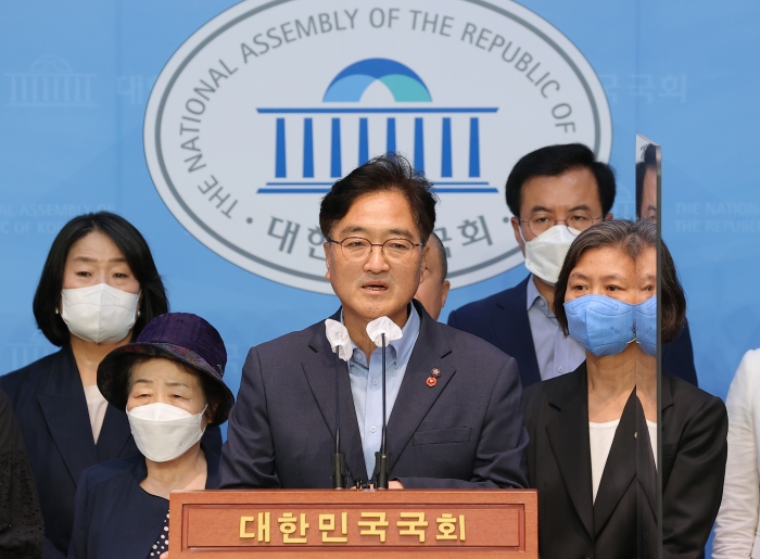 더불어민주당 우원식 의원이 20일 서울 여의도 국회 소통관에서 민주유공자법 정기국회 통과 촉구 기자회견을 하고 있다. 사진=국회사진취재단