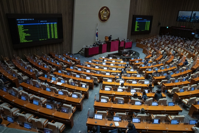 22일 국회에서 열린 본회의에서 선출된 후반기 국회 상임위원장 명단이 본회의장 전광판에 표시되고 있다. 사진=국회사진취재단