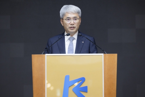 윤희성 수출입은행장 "연말 BIS비율 13% 밑돌 수도···자본확충 만전"