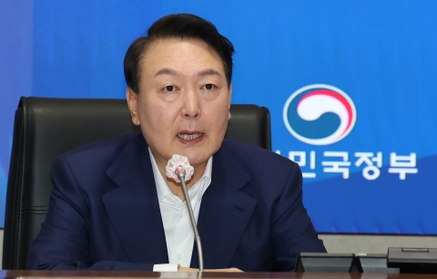 윤 대통령 지지율 28%···취임 두달 만에 30%대 붕괴