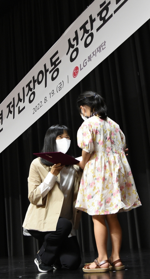 "LG家 장녀 구연경 대표, 미공개 정보 이용 주식 취득 의혹"