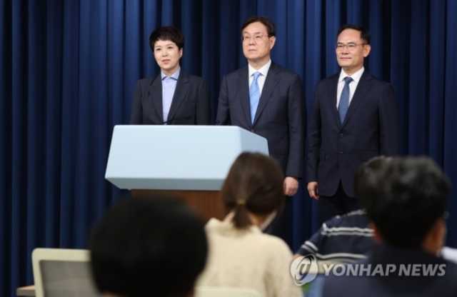 사진 좌측부터 김은혜 신임 홍보수석, 이관섭 정책기획수석, 임종득 국가안보실 2차장. 사진=연합뉴스 제공.