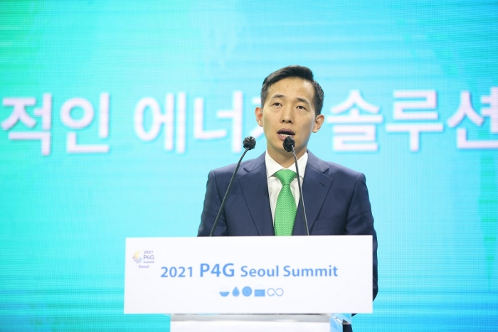 김동관 한화솔루션 부회장이 '2021 P4G 서울 정상회의 에너지세션'에서 기조연설에 나섰다. 사진=한화솔루션 제공
