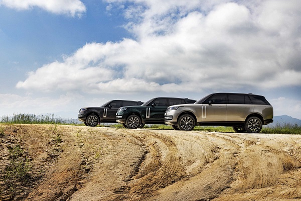 신사의 탈을 쓴 악동...랜드로버 올 뉴 레인지로버 기사의 사진