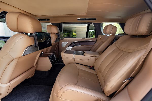 신사의 탈을 쓴 악동...랜드로버 올 뉴 레인지로버 기사의 사진