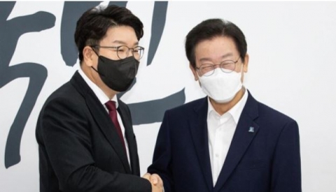 권성동 "대선 때 종부세 완화 공약", 이재명 "과도한 욕심 내지 마시라"···'신경전'