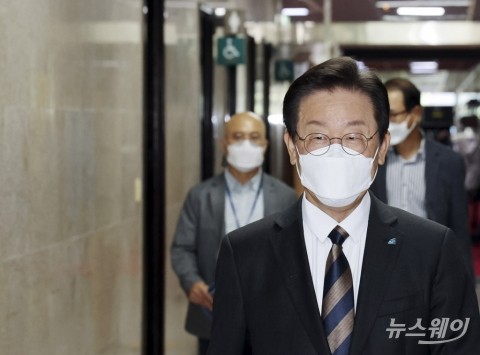 이재명 "신속한 '전기차 패싱' 수습책 마련해야···외교 실패, 국익 손실 불러와"