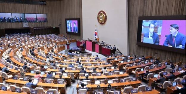 한덕수 국무총리가 20일 서울 여의도 국회에서 열린 본회의에서 국민의힘 윤상현 의원의 외교·통일·안보 분야 대정부 질문에 답변하고 있다. 사진=국회사진기자단