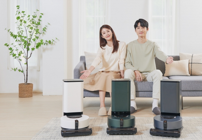 왼쪽부터 카밍 베이지, 카밍 그린, 아이언그레이 색상의 신제품. 사진=LG전제 제공