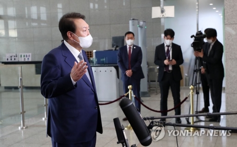 윤 대통령 "전날 비상경제민생회의, 한마디로 수출 드라이브 회의"