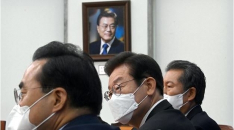 이재명 "한·미·일 연합훈련은 극단적 친일 행위···외교 이은 국방 참사"
