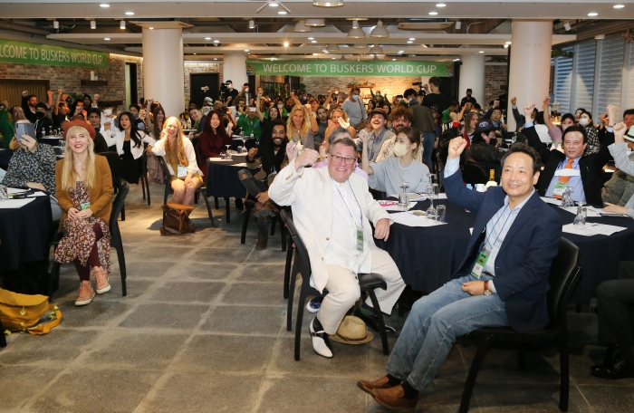 버스커즈 환영행사