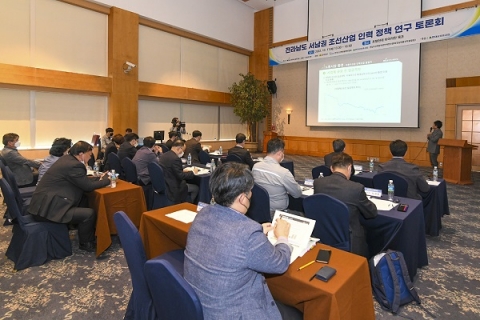 조선업 인력 대란···"外國人 빠른 투입, 송출 기간 줄여야"