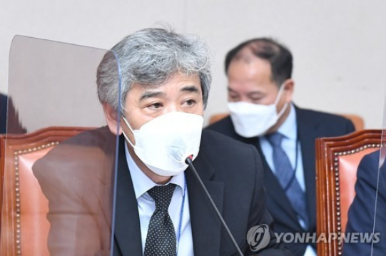 조성호 공영홈쇼핑 대표이사가 국정감사 질의에 답변하고 있다./사진=연합뉴스 제공