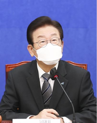 이재명, 은행권 '조병갑' 비유 맹폭···"과도한 예대마진, 가계·기업 막대한 부담 줘"