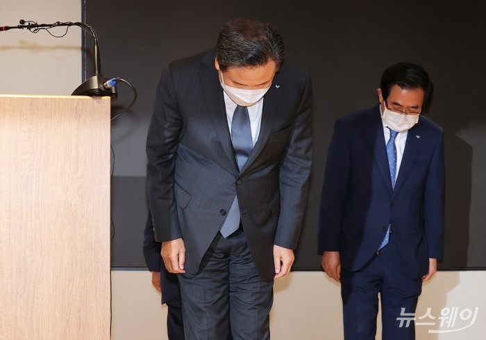 허영인 SPC그룹 회장, 계열사 SPL 평택 제빵공장 사망 사고 관련 대국민 사과 기자회견. 사진=이수길 기자 leo2004@newsway.co.kr